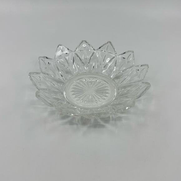 MCM Federal Petal Glass Dish and Anchor Hocking Star of David Olive/Gravy Bowl - Picture 6 of 8